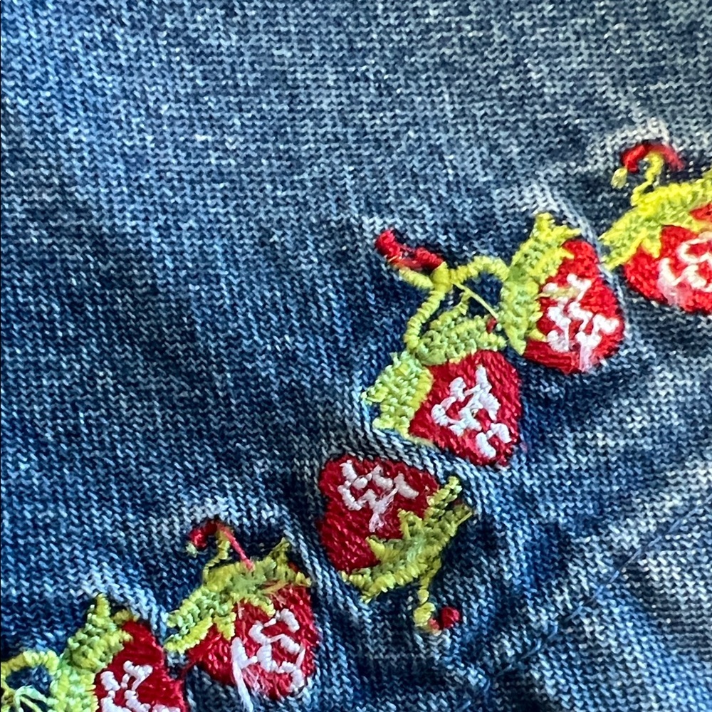 Vintage 90s High Rise Cropped Denim Jeans Embroidered Strawberry Hem Size Small - Picture 11 of 12